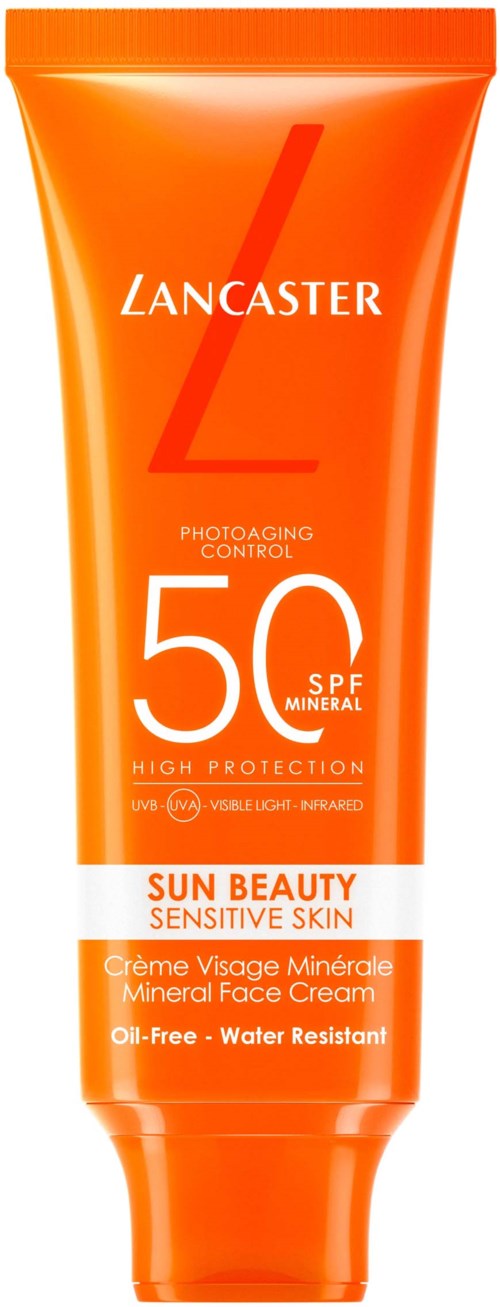Een oranje tube Lancaster zonnebrandcrème voor het gezicht met SPF 50, voor gevoelige huid, waterbestendig en hoge bescherming.