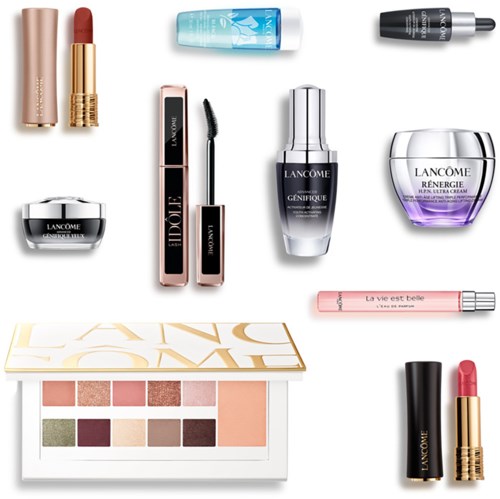 En samling av makeup-produkter inklusive läppstift, ögonskuggpalett, foundation, kräm och hudvårdsflaskor.
