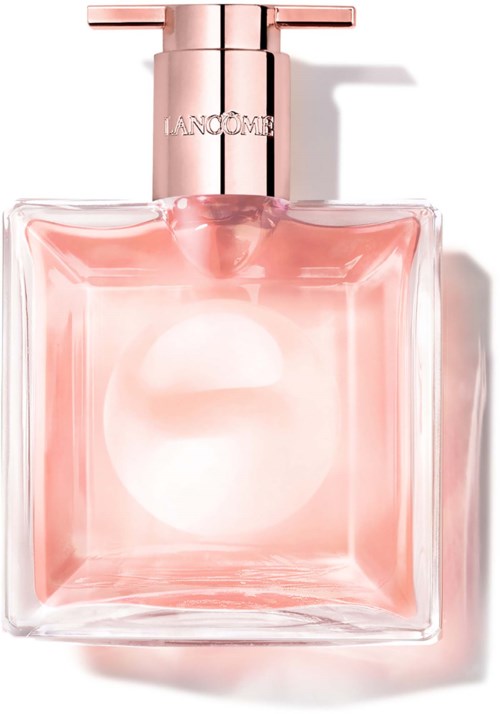 En rosa parfymeflaske med et kvadratisk glasslager og en rosa metallhette. Merket Lancome er på hetten.