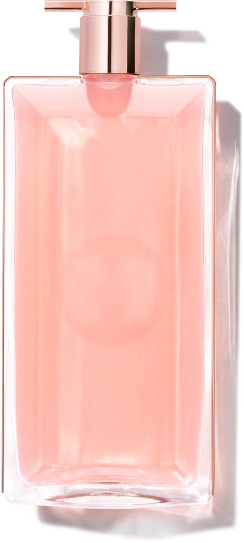 Een roze parfumfles met een gouden dop, rechthoekige vorm en doorzichtig glas. Schaduwen en reflecties zijn zichtbaar.