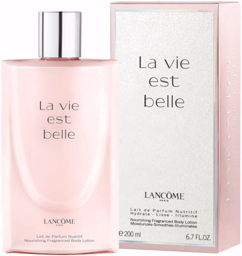 Ein rosa Parfümflasche mit silberner Kappe neben einer passenden Schachtel, beide mit der Aufschrift "La vie est belle" von Lanc f4me.