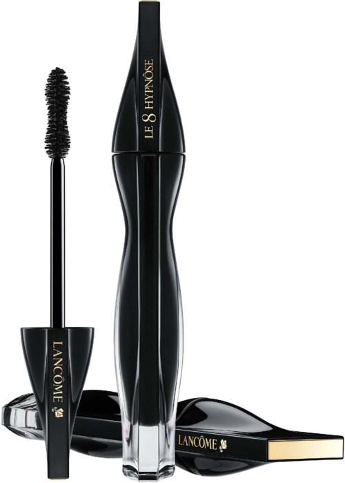 Mustavalkoinen ja hopeinen ripsiväritölkki avattuna, harja näkyvissä. Tuotemerkki on Lancôme.