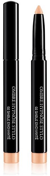 Två svarta kosmetikpennor med beige tips, märkta som eyeliner och concealer, står upprätt.