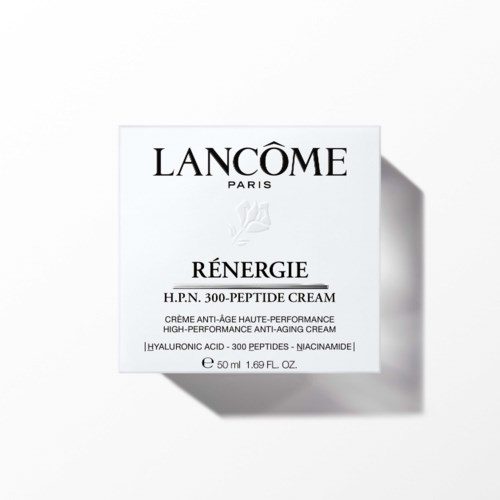 Een wit doosje met zwarte tekst toont Lancôme RÉNERGIE anti-verouderingscrème.