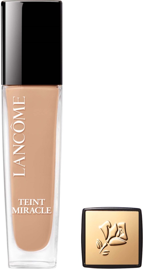 Een fles Lancôme Teint Miracle foundation met zwarte dop en een klein vierkant doosje, mogelijk een compacte of case.