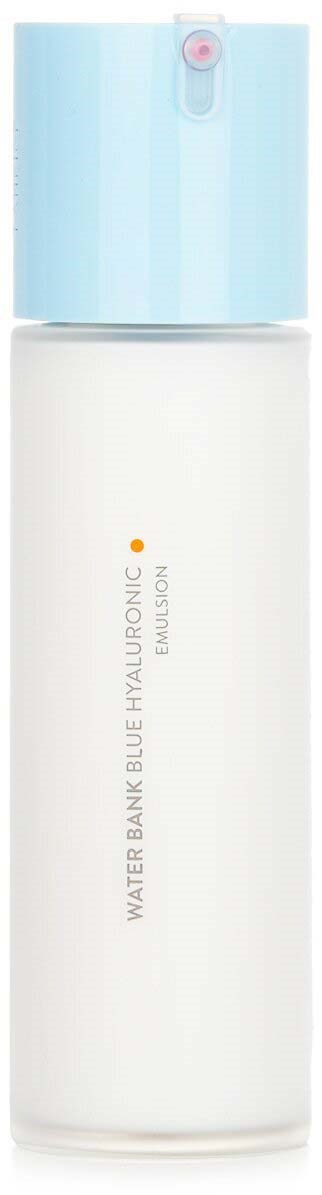 Een witte cilindrische fles met een blauwe dop en spuit, gemarkeerd als water bank blue hyaluronic solution.