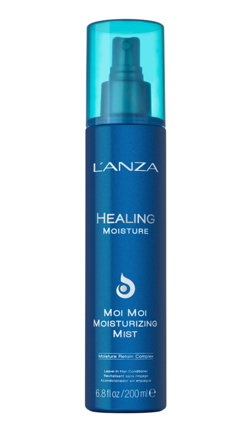 Een blauwe fles met 'L'ANZA Healing Moisture' label en spraykop, bevat hydraterende mist.