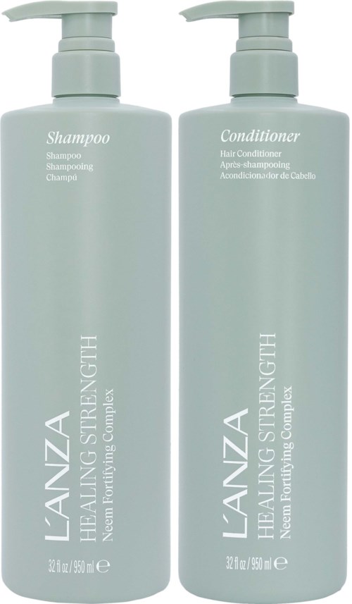 Twee lichtblauwe flessen met pomp, gelabeld shampoo en conditioner voor haarverzorging.