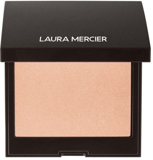 En sminke-kompakt med en rosa-beige blush og svart lokk merket 'LAURA MERCIER'.