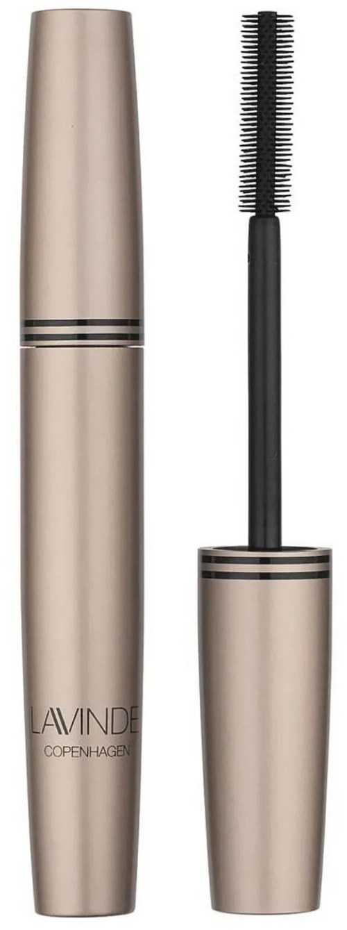 Een goudkleurige mascara fles met open deksel en applicator, gemerkt Lavind Copenhagen, staandVerticaal.