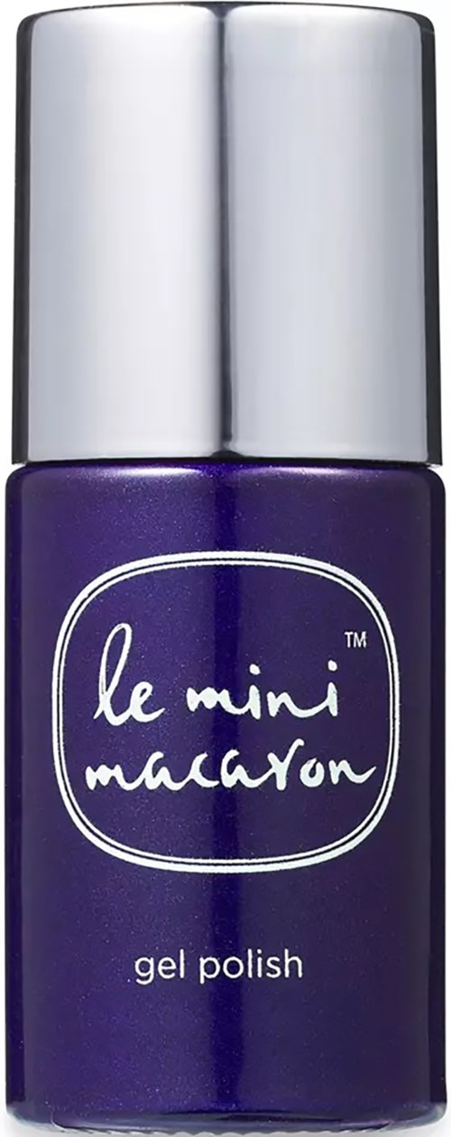 En liten flaska med lila gel nagellack med ett silverlock märkt "le mini macaron."