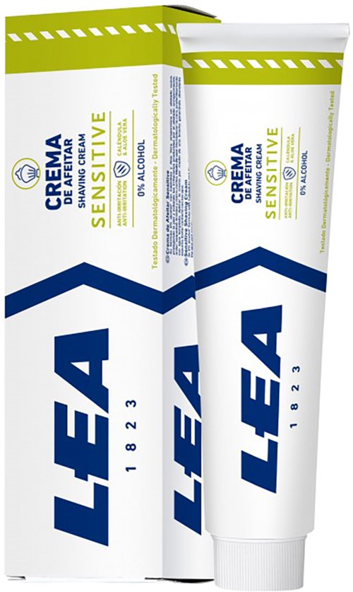 Tube und Schachtel mit Gesichtscreme für empfindliche Haut von LEA, speziell für alkoholempfindliche Haut. Helle Farben und fettgedruckter Text.