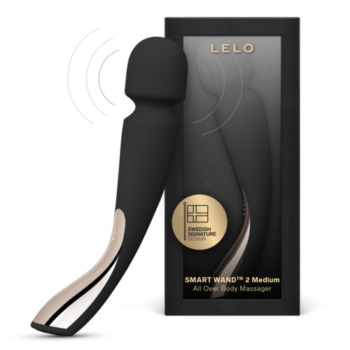 Ein eleganter schwarzer und beiger kabelloser Masseur mit Verpackung, die Marke und Produktdetails zeigt.