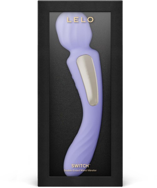 Lila Vibrator in schwarzer Box, beschriftet 'LELO' und 'Switch', mit gebogener Form und Metallakzent.