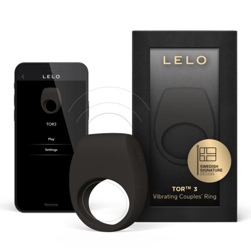 Eine Handy-App, ein schwarzer Vibrationsring, und Verpackung für den LELO TOR 3 Sexspiel.