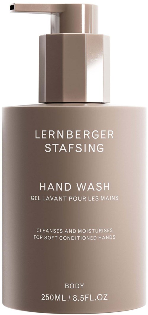 Beige Pumpflasche mit Aufschrift 'Lernberger Stafsing Hand Wash' zum Reinigen und Befeuchten der Hände, 250 ml.