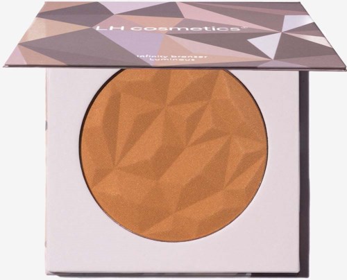 Kompakt-Make-up-Puder mit geometrischem Design auf der Verpackung, in warmem Braun.