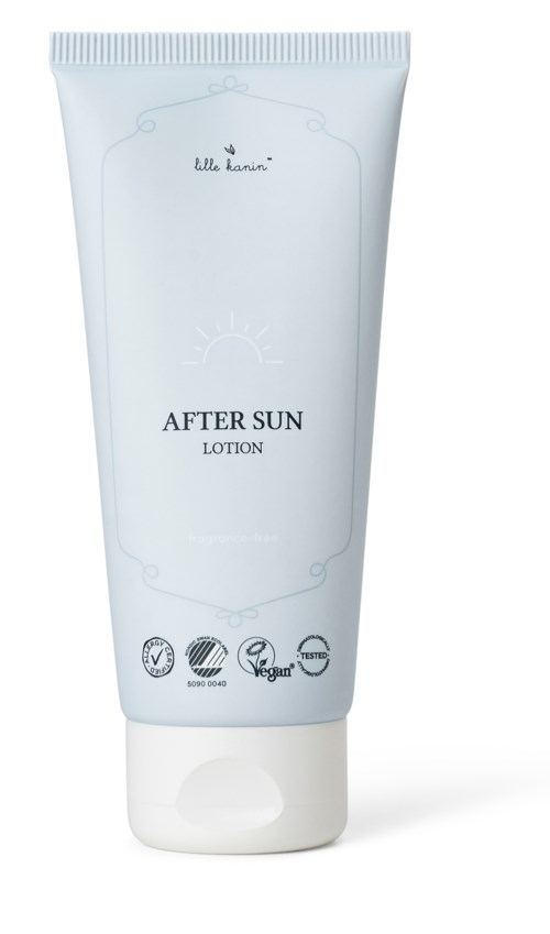 Eine weiße Tube mit der Aufschrift 'After Sun Lotion' und Symbolen für vegan und tierversuchsfrei, sowie eine Sonne.