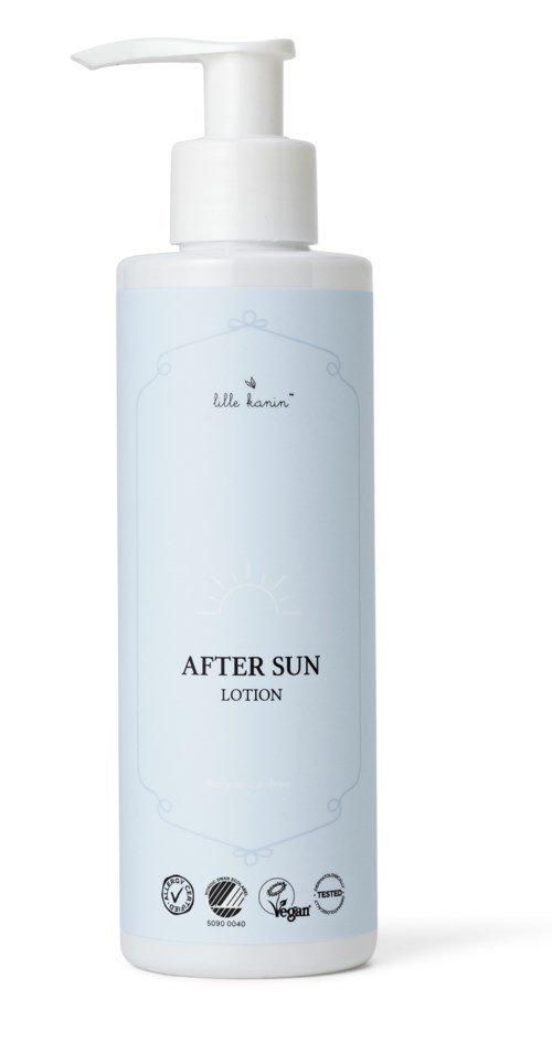 Eine weiße Flasche mit Pumpkopf mit der Aufschrift 'After Sun Lotion' und einigen Symbolen am Boden.