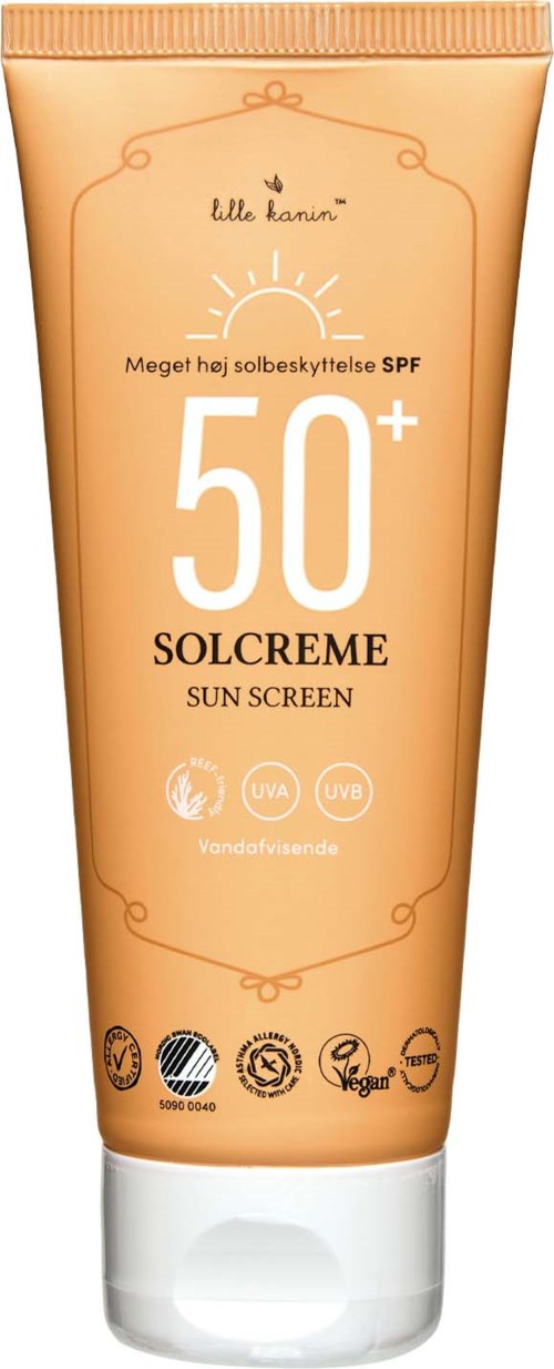 Persikanvärinen auringonsuojausvoideputki merkinnällä '50+' sisältää UVA/UVB-suojamerkkejä, vegaaninen ja eläinkokeeton.
