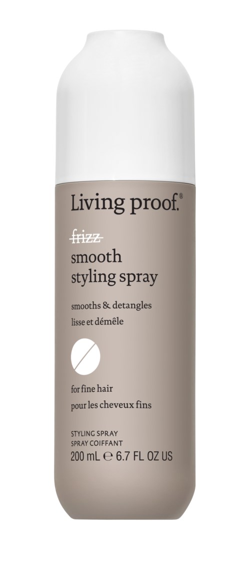 Valkoinen säiliö Living Proof -sarjan frizz smooth -muotoilunsuihkeelle, 200 ml, hienolle kihartuneelle hiukselle.