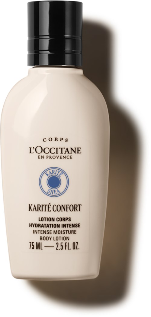 Eine weiße Körperlotion-Flasche mit schwarzem Deckel, Markenname L'Occitane, genannt Karité Confort, für intensive Feuchtigkeit.