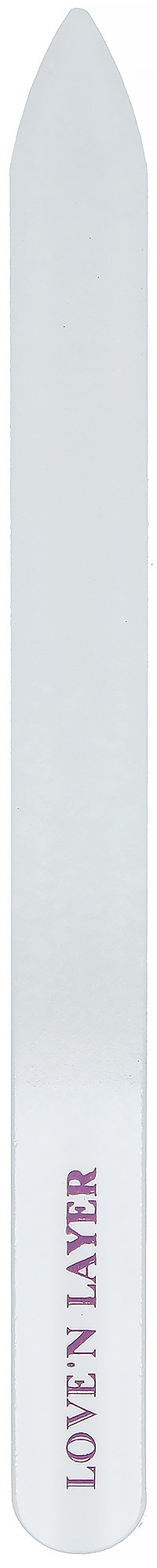 En vit nagelfil med lila text som säger 'LOVEN LAYER'.