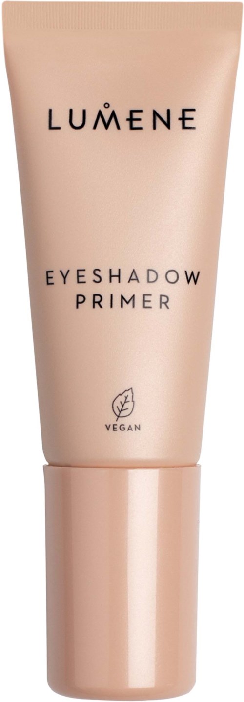 Een beige tube Lumene oogschaduw primer met dop, gemarkeerd met tekst en veganistische symbool.