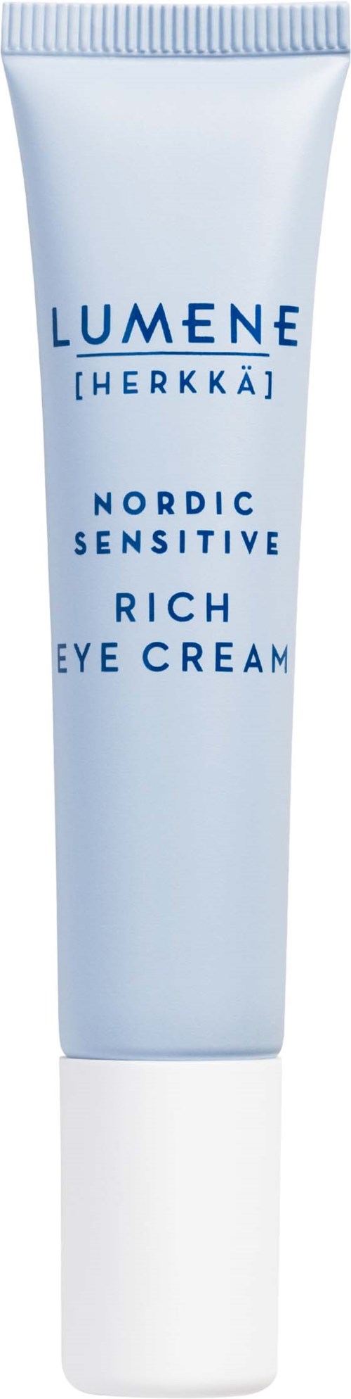 Een witte tube met blauwe tekst, gelabeld als Lumene Nordic Sensitive Rich Eye Cream, staat rechtop.