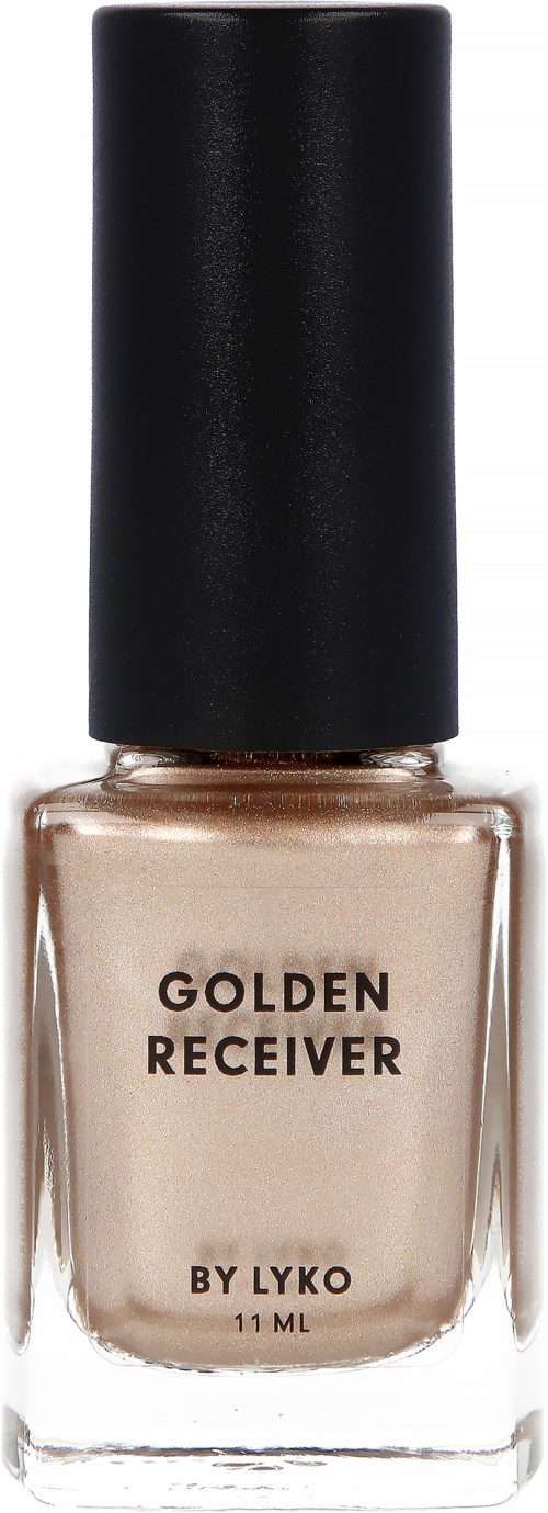 En beige nagellackflaska med svart lock. Etiketten säger "GOLDEN RECEIVER BY LYKO" och "11 ML."
