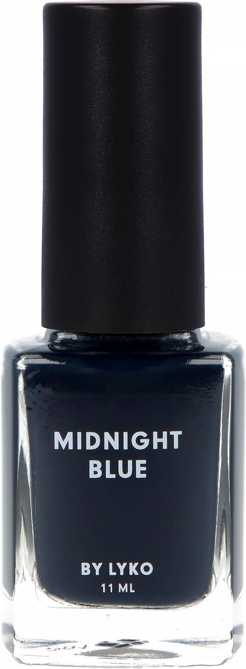 Mörkblå nagellack i en klar flaska med svart lock, märkt "Midnight Blue" av Lyko, 11 ml.