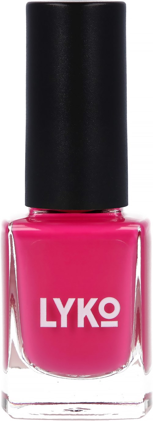 Ljust rosa nagellack i en tydlig flaska med svart lock och märket LYKO.