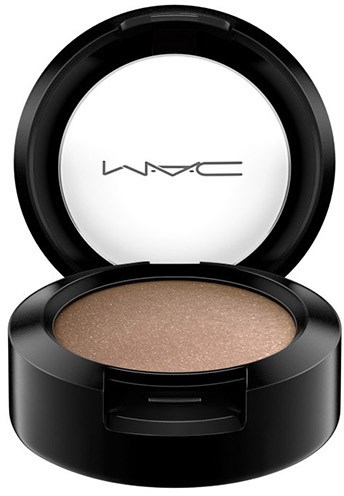 Makeup-essens med beige puder och svart lock med MAC-logga.