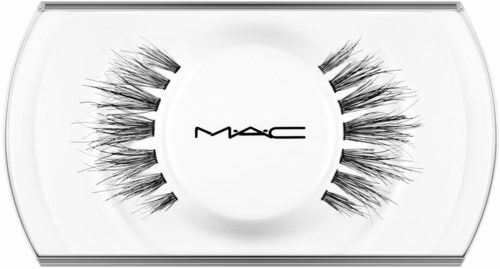 Falska ögonfransar med MAC-logga i ett genomskinligt fall.