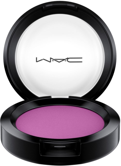 Pyöreä meikkipakkaus, jossa on violettia luomiväriä ja MAC-logo kannessa.