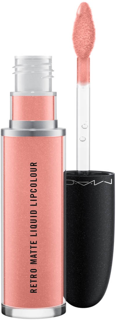 Ett läppglansförråd märkt MAC Retro Matte Liquid Lipcolour, med en persikofärgad rosa nyans och en appliceringssvamp.
