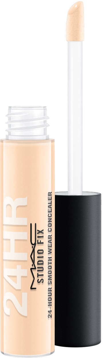 En beige concealer-rör med svart lock, där applikatorvingen är synlig. Produkten är märkt "24H" och "Studio Fix."
