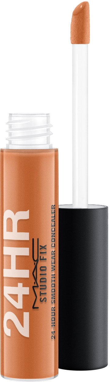 Ett beige flytande läppstift i ett genomskinligt rör med svart och vitt lock och applicator. Produkten heter 24HRS Studio Fix.