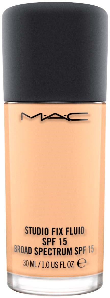 En flaska MAC Studio Fix Fluid med SPF 15 i en beige färg. Svart lock och enkel märkestext.