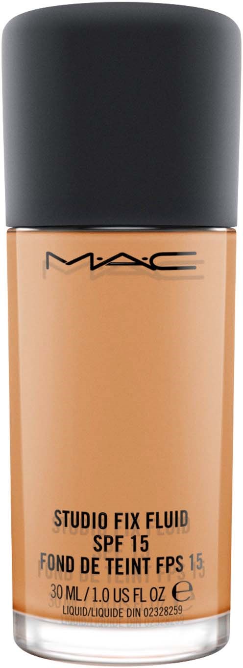 En flaska med MAC Studio Fix Fluid foundation med SPF 15, 30 ml, i beige färg med svart lock.