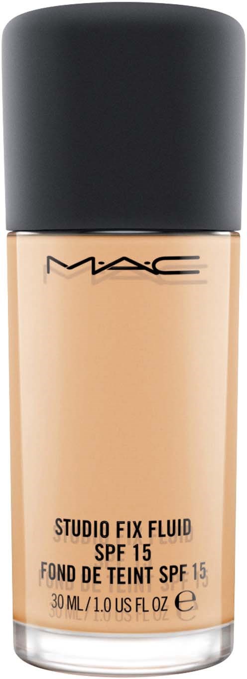 En flaska med MAC Studio Fix Fluid foundation med SPF 15, beige vätska inuti, svart lock.