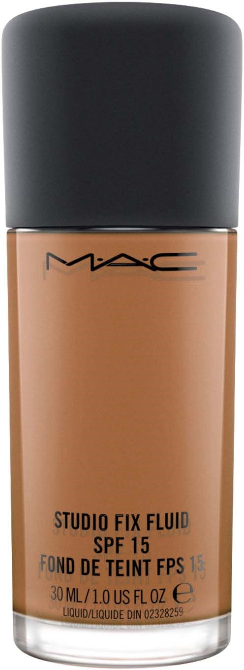 En flaska MAC Studio Fix Fluid foundation med SPF 15, i beige nyans, med svart lock, 30 ml volym.