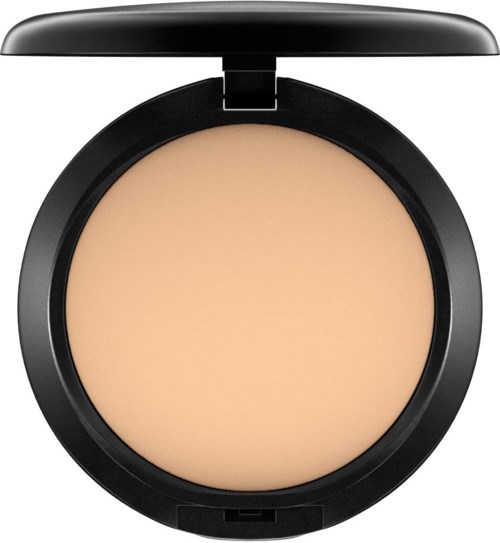 En rund kompakt med beige puder inuti, svart skal och öppet lock.