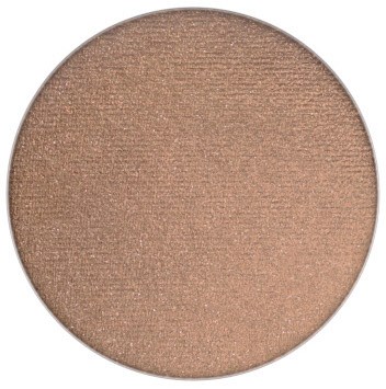 Een ronde oogschaduw met glans, in een lichte, warme beige kleur.