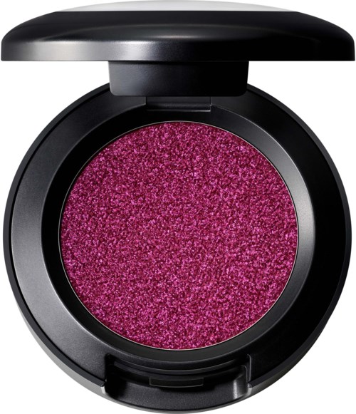 Een compacte roze glanzende oogschaduw in een zwart ronde container met klepje.