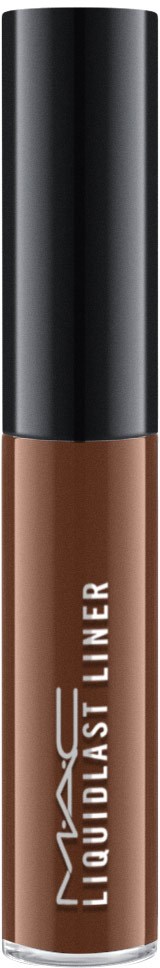 Een bruine vloeibare lippenstift in een zwart en doorzichtig buisje met witte tekst 'MAC LIQUIDLAST LINER.'