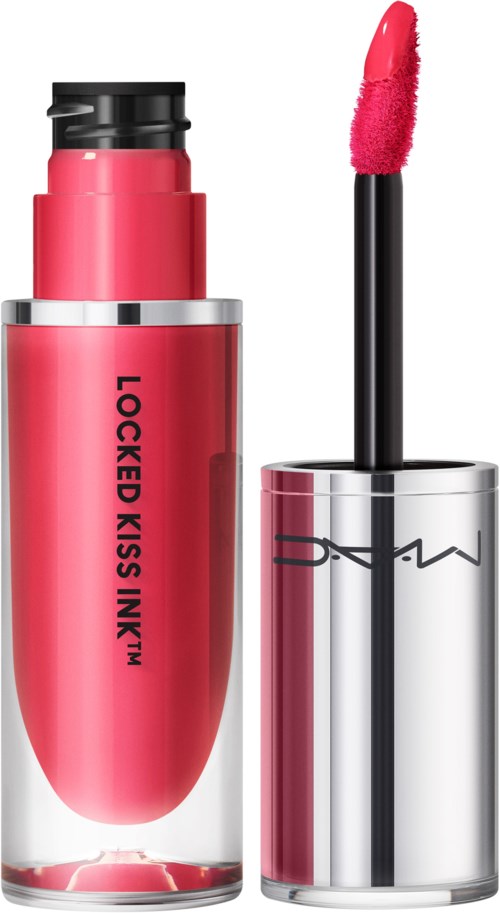 Ein rosa Lippenstift mit schwarzen und silbernen Details, halb geöffnet mit Applikator sichtbar. Lippenstift heißt "Locked Kiss Ink."