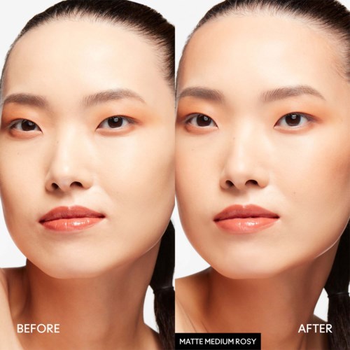 Zwei Bilder nebeneinander zeigen das Gesicht einer Frau vor und nach Make-up, klare Haut und heller Lippenstift.
