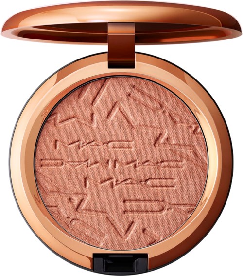 Runde Blush-Box mit roségoldenem Gehäuse und eingeprägtem Text auf der Oberfläche.