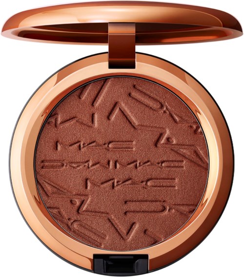 Eine runde Makeup-Box mit braunem, strukturiertem Puder und schimmerndem Roségold-Deckel.